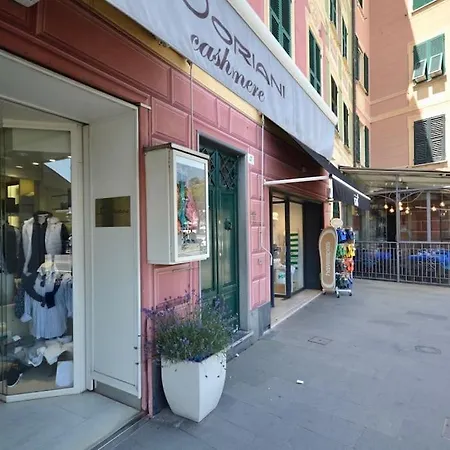 La Nicchia Sul Porto-seaview, Walking To The